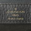 Borsa Louis Vuitton in pelle Mahina nera - Detail D4 thumbnail