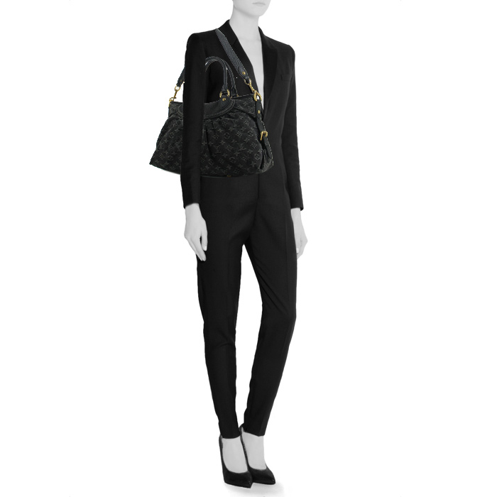 Louis Vuitton handbag in black monogram canvas and black leather - Detail D2