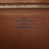Bolsito de mano Louis Vuitton en lona Monogram marrón y cuero marrón - Detail D3 thumbnail