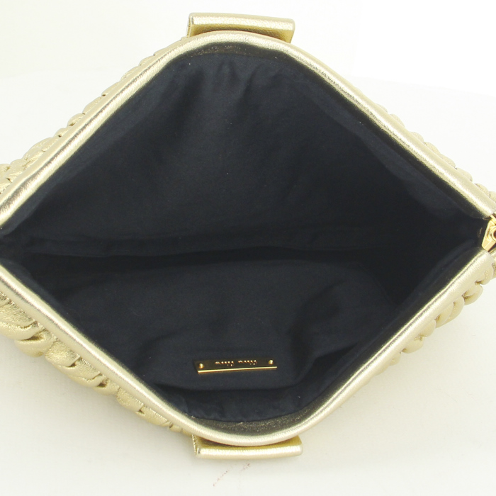 Pochette in pelle trapuntata dorata - Detail D2