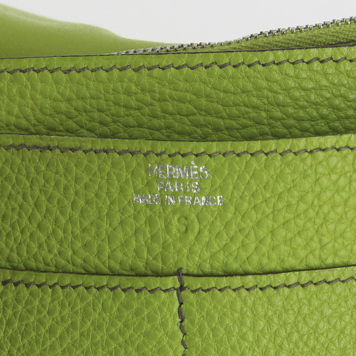 Portefeuille Hermes Dogon - Pocket Hand en cuir togo vert - Detail D4