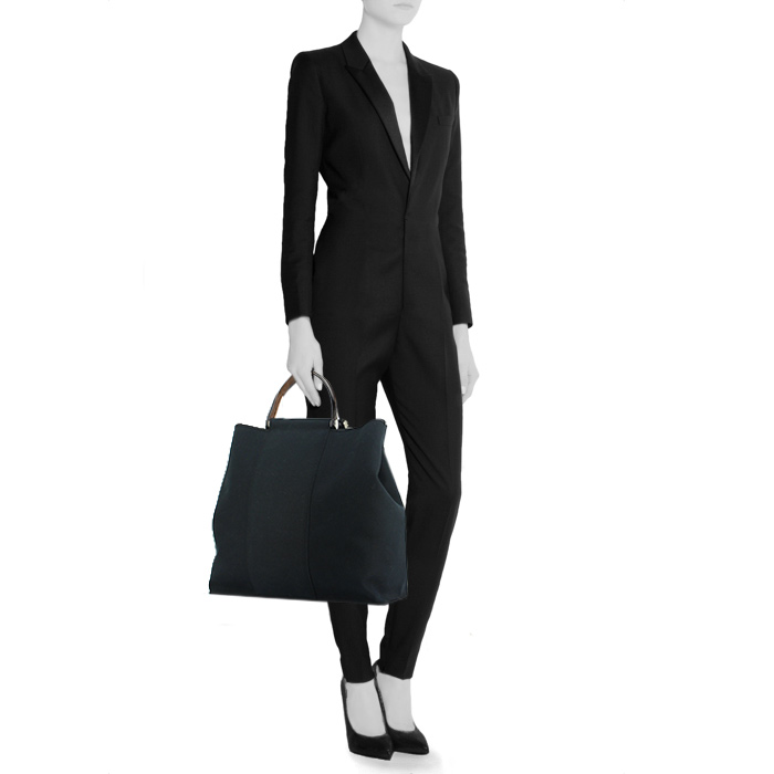 Sac cabas Hermes Cabag en toile noire et cuir marron - Detail D2