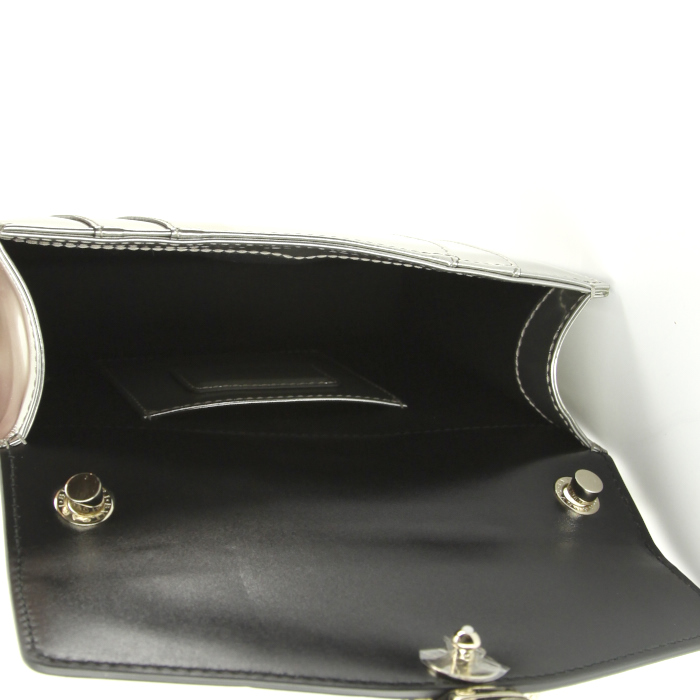 Bulgari Forever small model handbag in silver patent leather - Detail D2