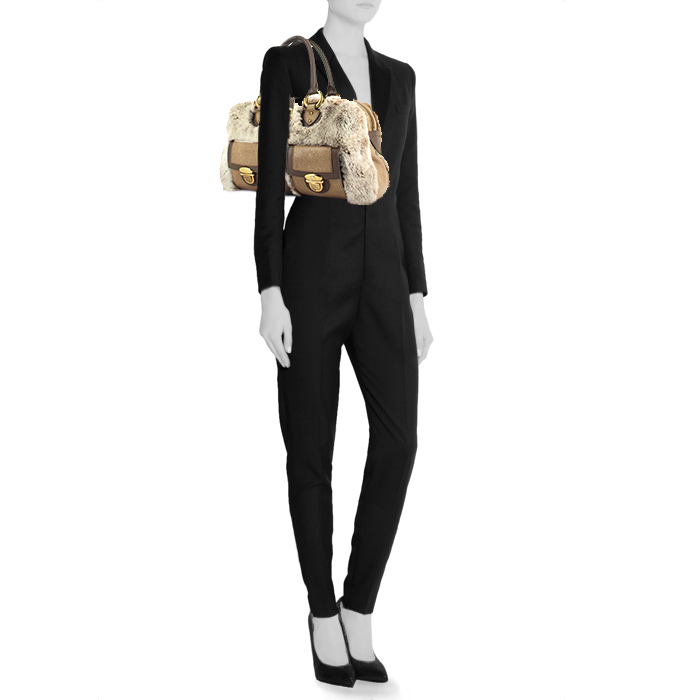 Marc Jacobs handbag in beige and brown bicolor leather and grey-beige furr - Detail D1