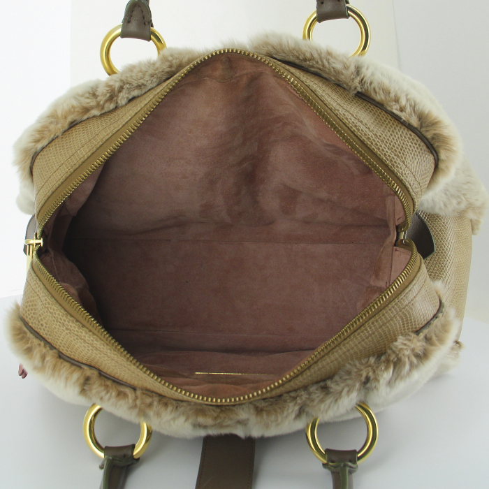 Marc Jacobs handbag in beige and brown bicolor leather and grey-beige furr - Detail D2