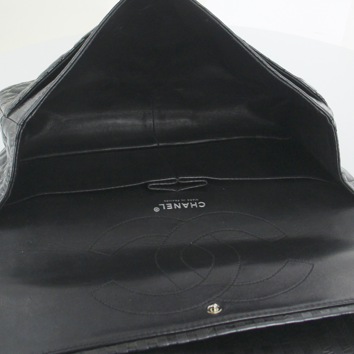 Borsa a tracolla Chanel in pelle trapuntata nera a motivi verticali - Detail D3