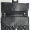 Sac bandoulière Chanel en cuir matelassé noir - Detail D5 thumbnail