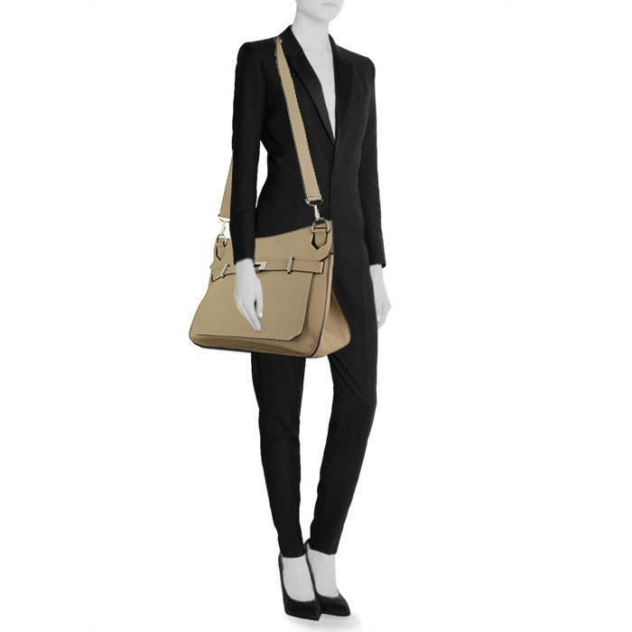 Hermes Jypsiere messenger bag in tourterelle grey togo leather - Detail D1
