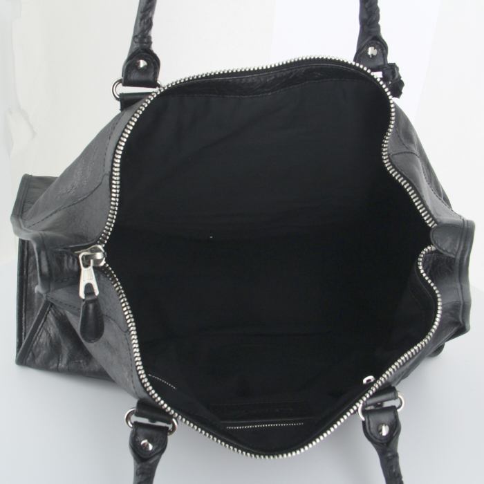 Balenciaga Work handbag in black leather - Detail D2