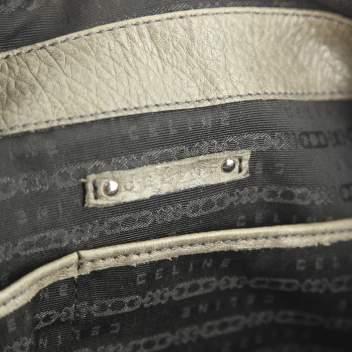 Celine handbag in taupe grained leather - Detail D3