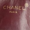 Bolso de mano Chanel Vintage en cuero acolchado negro - Detail D4 thumbnail