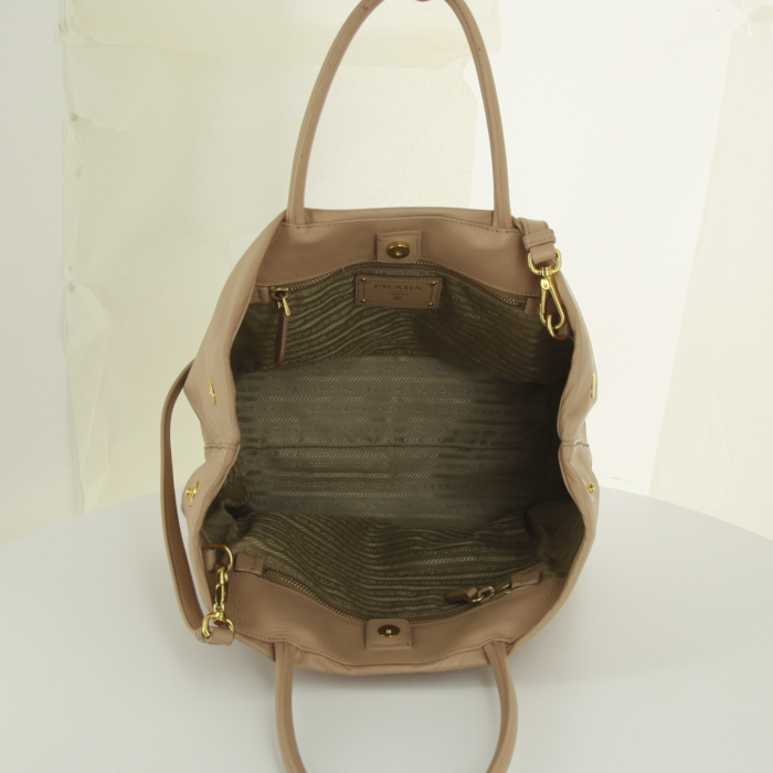 Sac à main Prada en cuir beige - Detail D3