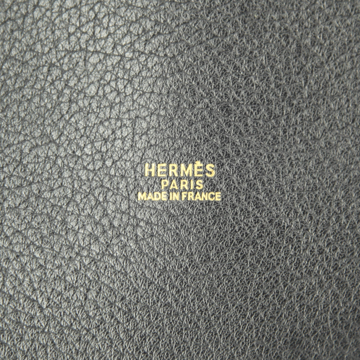 Sac besace Hermes en cuir grainé noir - Detail D3