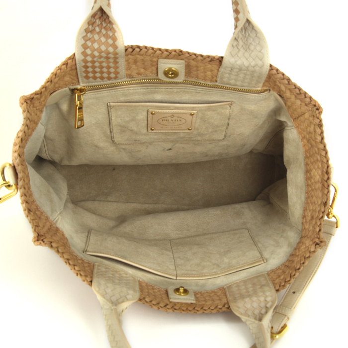 Prada shopping bag in powder pink braided leather - Detail D3