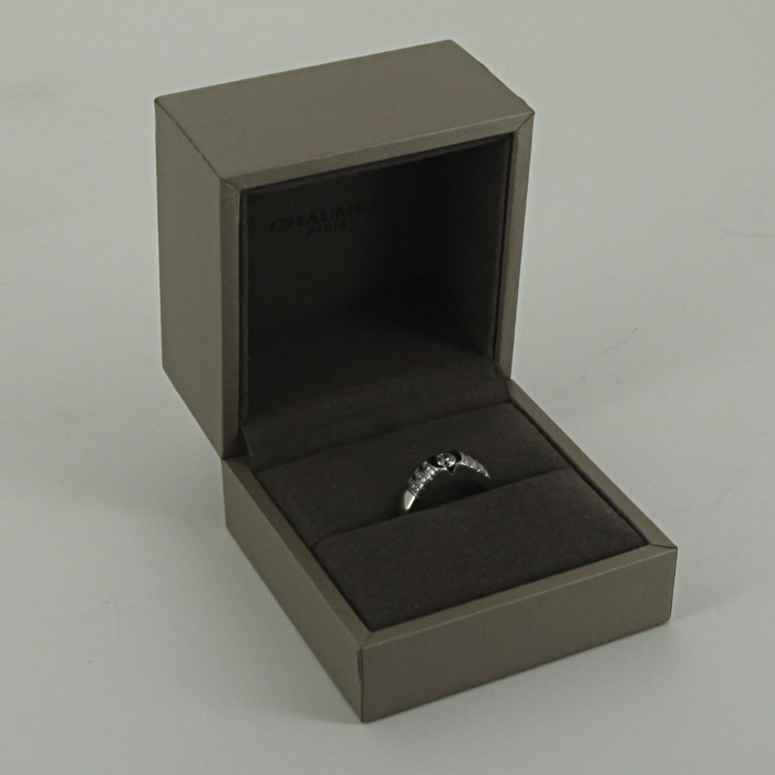 Chaumet Fidélité ring in platinium and diamonds - Detail D2