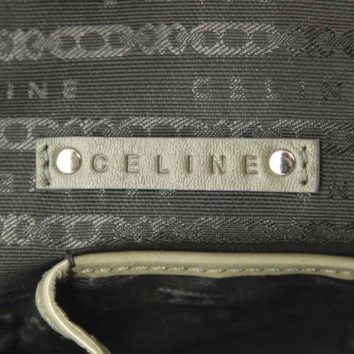 Sac à main Celine en cuir vernis vert-kaki - Detail D3