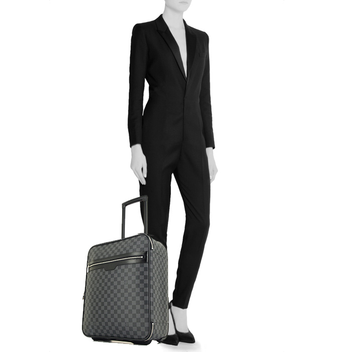 Maleta flexible Louis Vuitton Pegase 45 en lona a cuadros y cuero negro - Detail D1