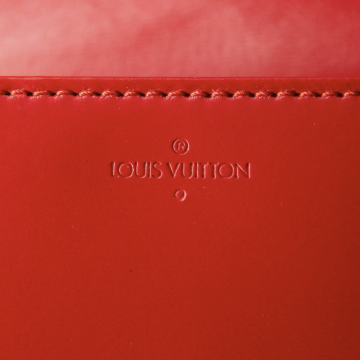 Pochette Louis Vuitton Poche-documents en cuir rouge - Detail D3