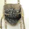 Marc Jacobs handbag in beige grained leather - Detail D3 thumbnail
