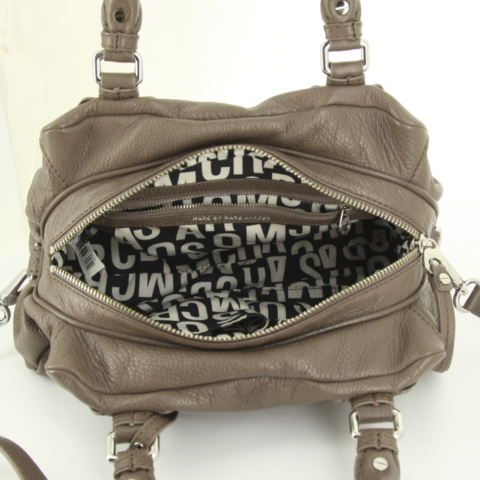 Marc Jacobs handbag in brown leather - Detail D3