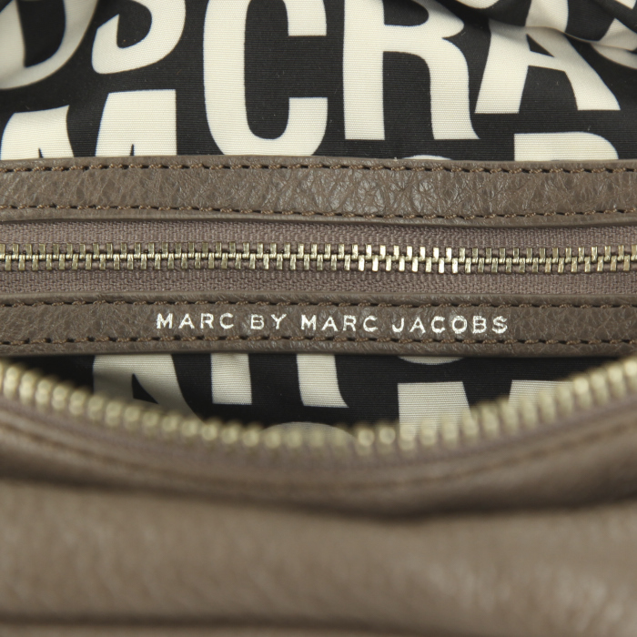 Marc Jacobs handbag in brown leather - Detail D4