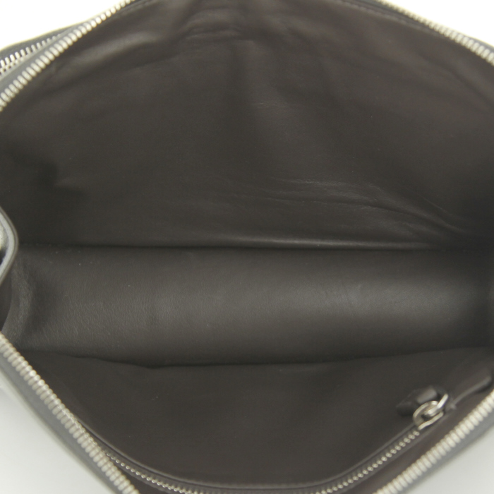 Prada pouch in grey grained leather - Detail D2