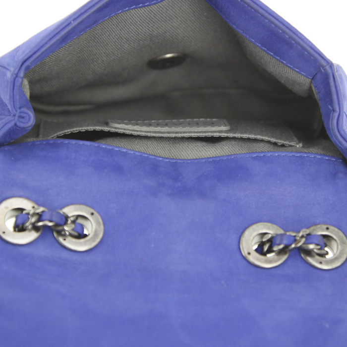 Chanel shoulder bag in blue Cobalt quilted canvas - Detail D3