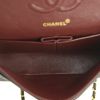 Sac à main Chanel Timeless en cuir matelassé marron-foncé - Detail D3 thumbnail