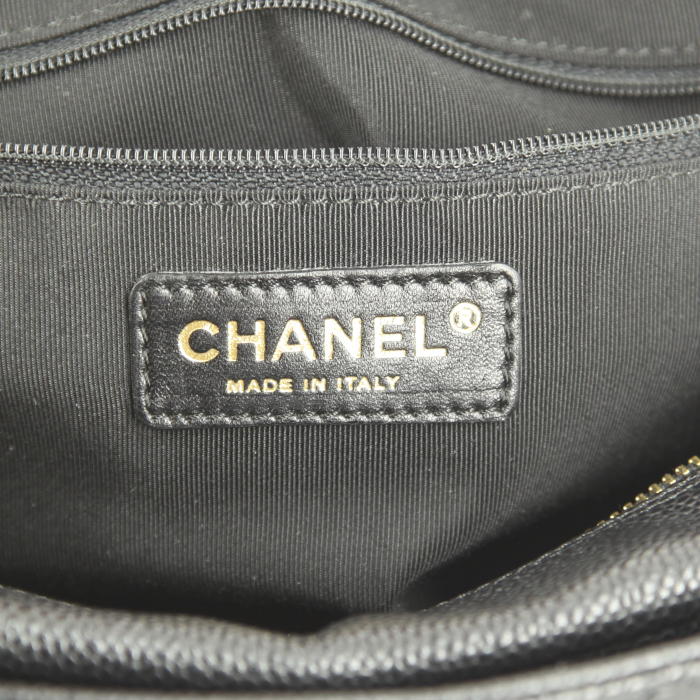 Sac cabas Chanel petit Shopping en cuir grainé matelassé noir - Detail D4