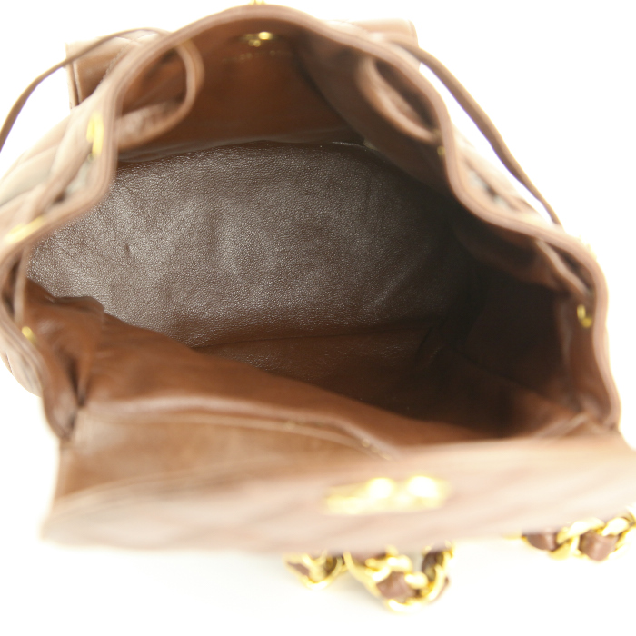 Chanel backpack in brown quilted leather - Detail D2