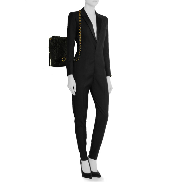 Chanel backpack in black quilted leather - Detail D1