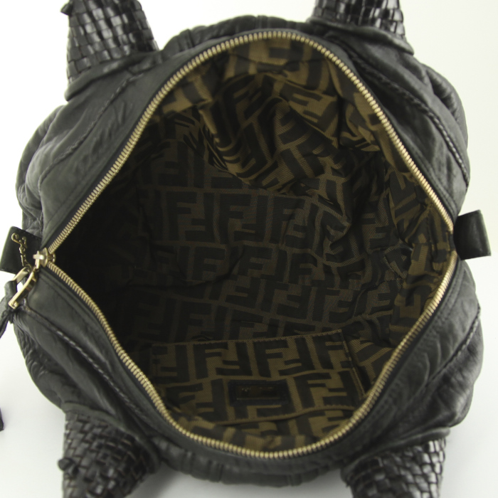 Fendi Spy medium model handbag in black grained leather - Detail D2