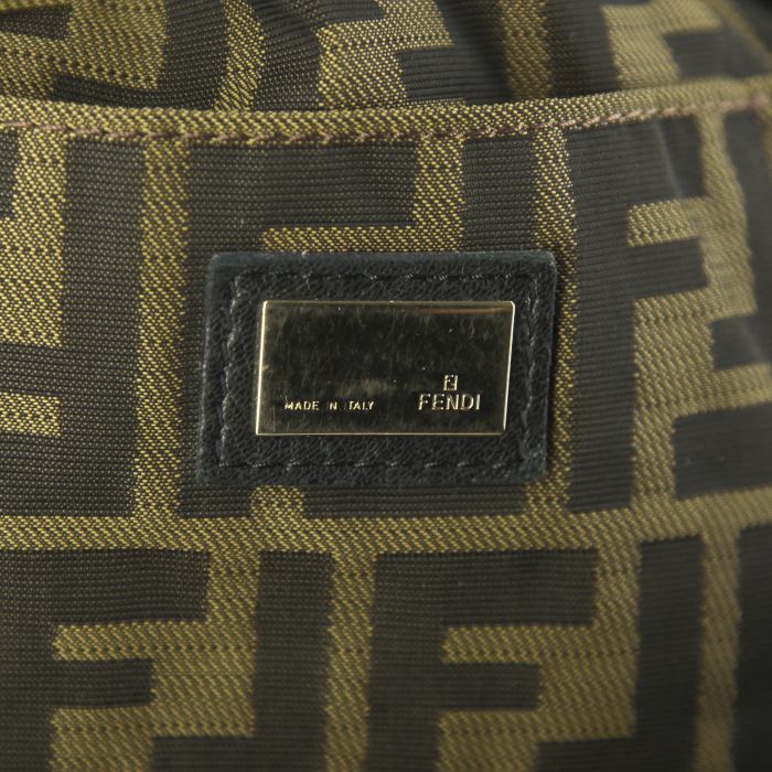 Borsa Spy modello medio in pelle martellata nera - Detail D3