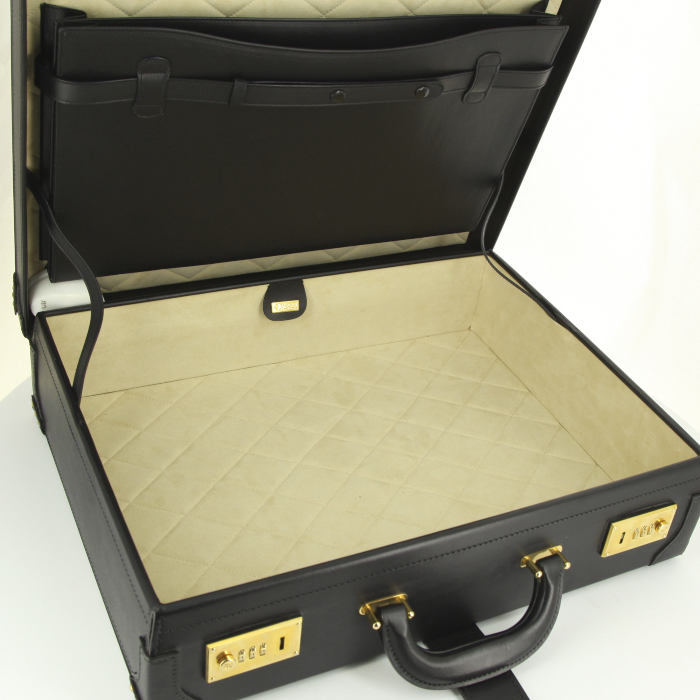 Porta-documentos Gucci en cuero negro - Detail D2