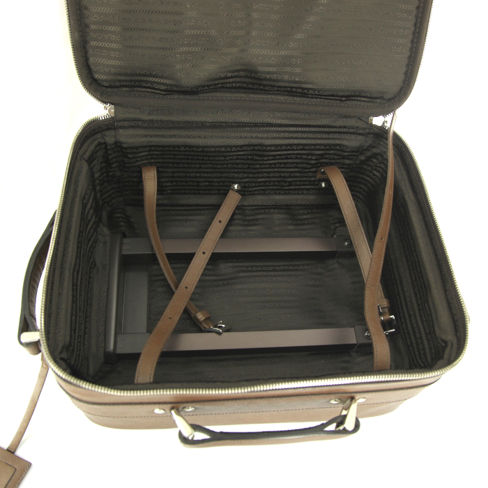 Valise Prada en cuir saffiano marron - Detail D3