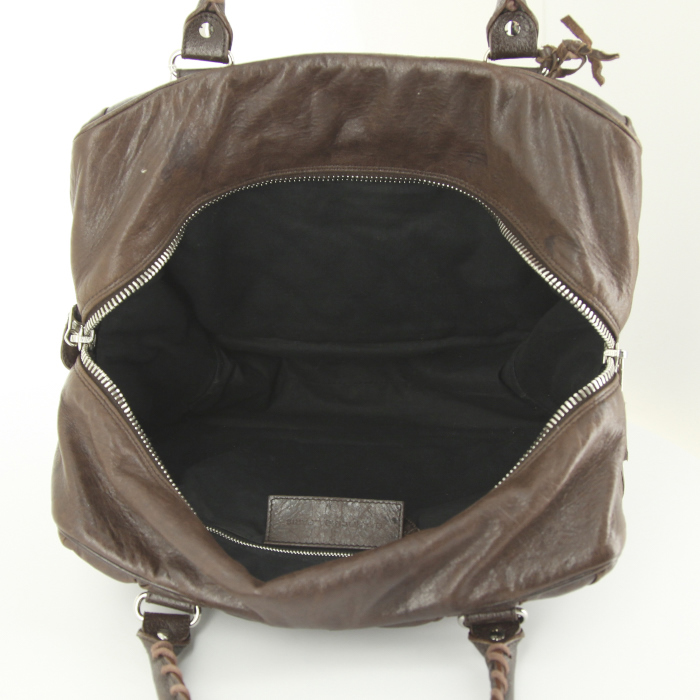 Balenciaga handbag in brown quilted leather - Detail D2