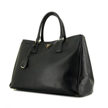 Borsa Prada in pelle saffiano nera