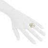 Mobile Van Cleef & Arpels Sweet Alhambra Effeuillage ring in yellow gold,  mother of pearl and diamond - Detail D1 thumbnail
