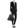 Louis Vuitton Artsy medium model handbag in black empreinte monogram leather - Detail D1 thumbnail