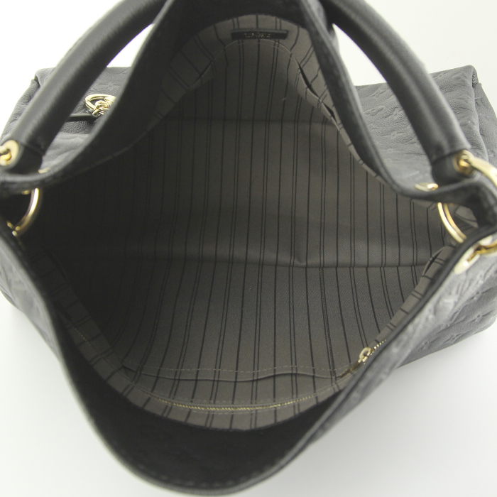Louis Vuitton Artsy medium model handbag in black empreinte monogram leather - Detail D2