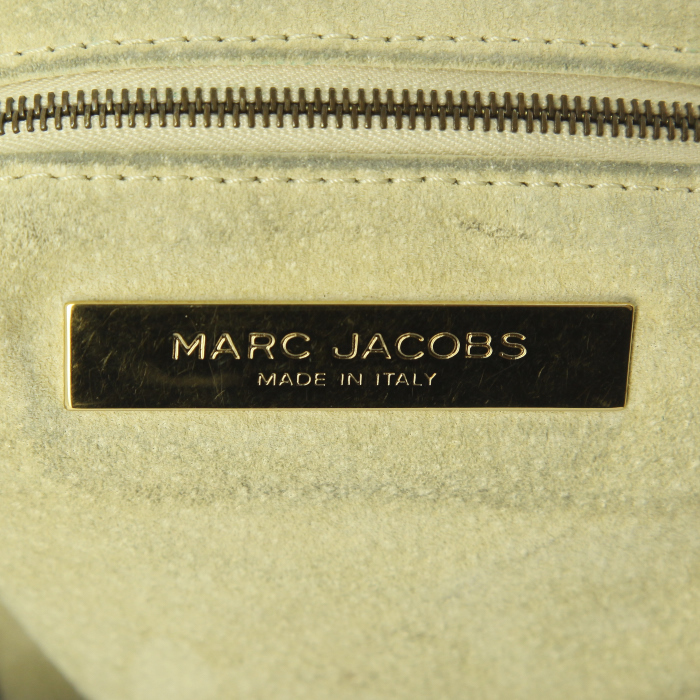 Marc Jacobs handbag in black grained leather - Detail D3