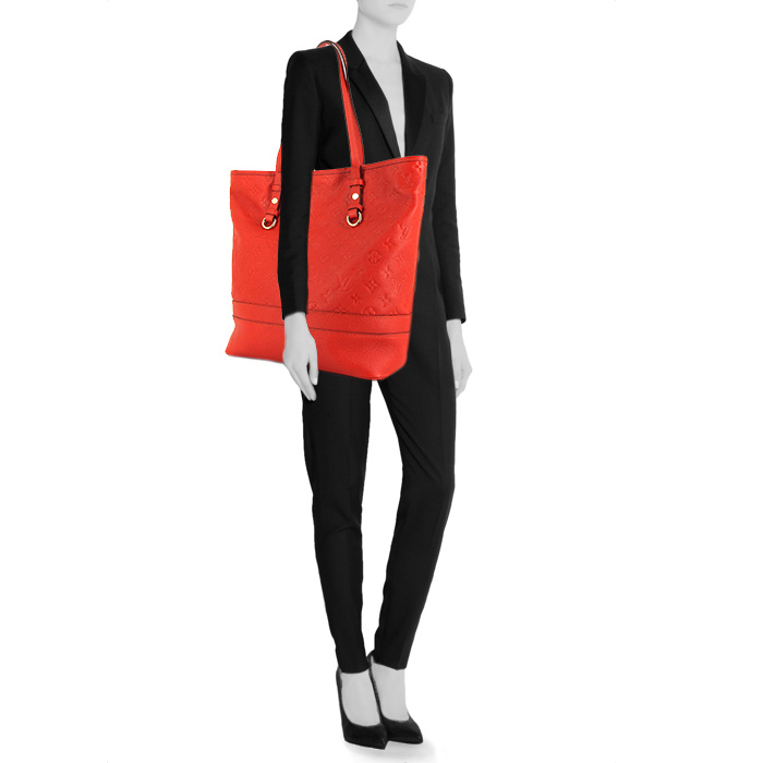 Louis Vuitton Citadines small model handbag in red empreinte monogram leather - Detail D1