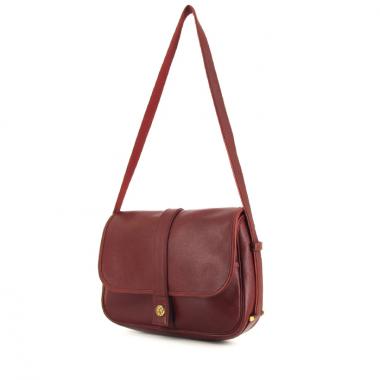Bolso para llevar al hombro Hermes Nouméa en cuero epsom color burdeos