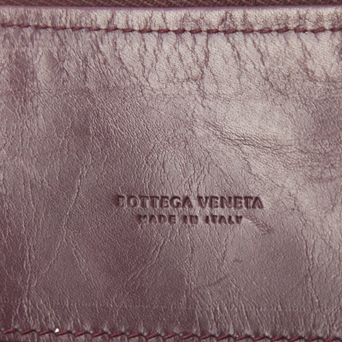 Pochette Bottega Veneta en cuir tressé bordeaux - Detail D3