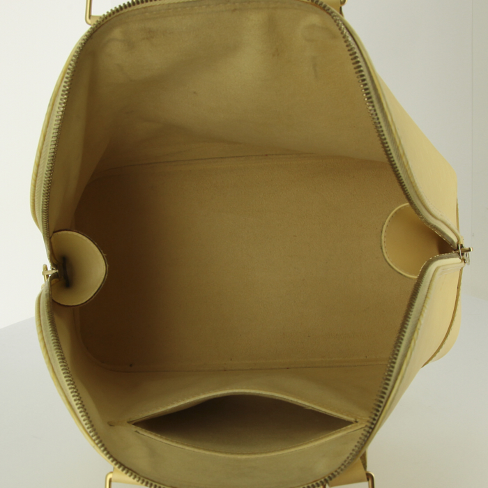 Sac à main Louis Vuitton Alma petit modèle en cuir épi jaune vanille - Detail D2