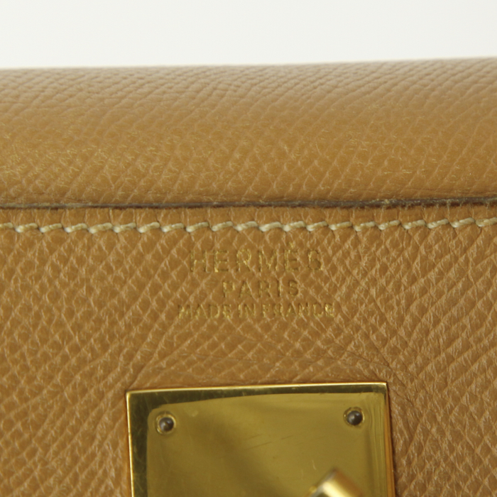 Hermes Kelly 32 cm handbag in gold epsom leather - Detail D4