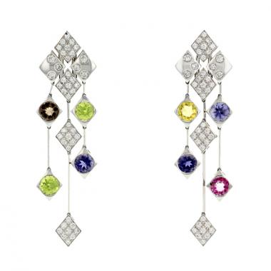 Pendientes colgantes articulados Chanel Matelassé en oro blanco,  diamantes y zafiros, en peridoto verde y en zafiros rosas