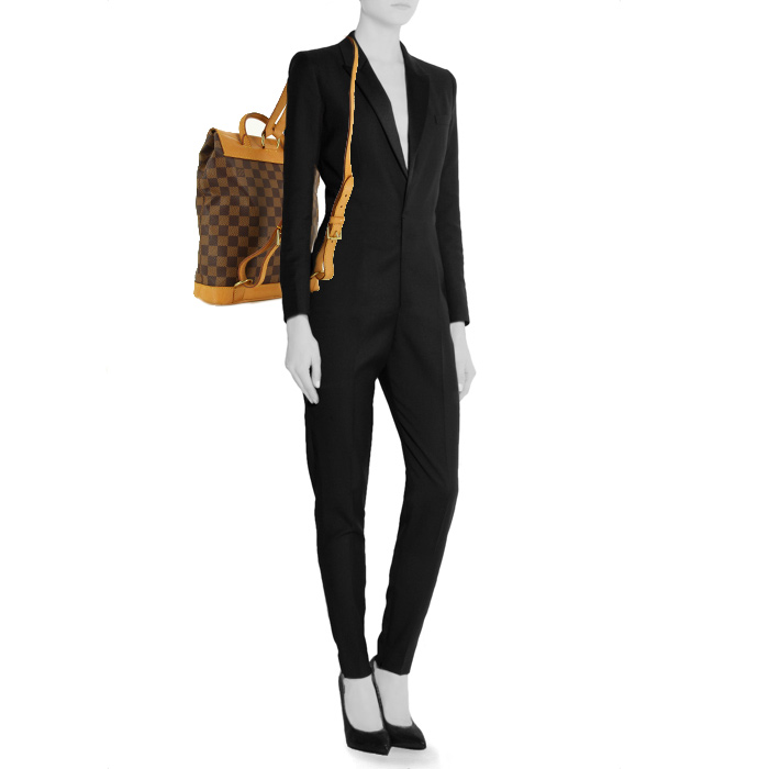 Louis Vuitton Soho backpack in ebene damier canvas and natural leather - Detail D1