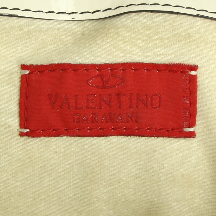 Sac à main Valentino Garavani en cuir vernis blanc-cassé - Detail D3