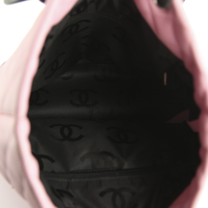 Chanel Cambon shopping bag in pink and black quilted leather - Detail D2